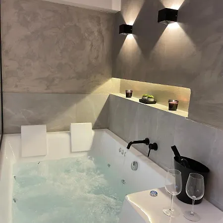 Apartament Jacuzzi Ladadika Salonic
