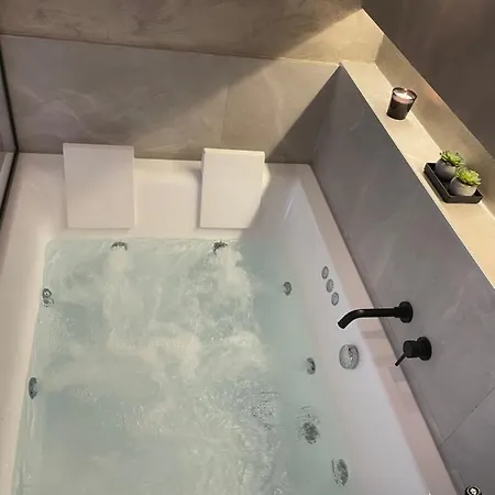 Jacuzzi Ladadika Thessaloniki